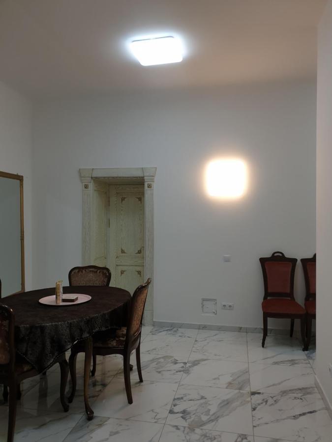 Center In Old Town Appartamento